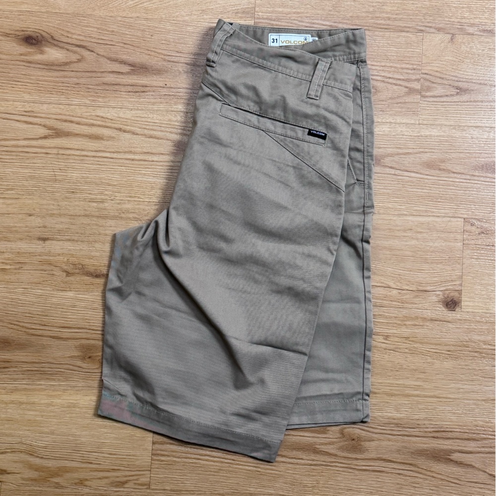 Volcom shorts